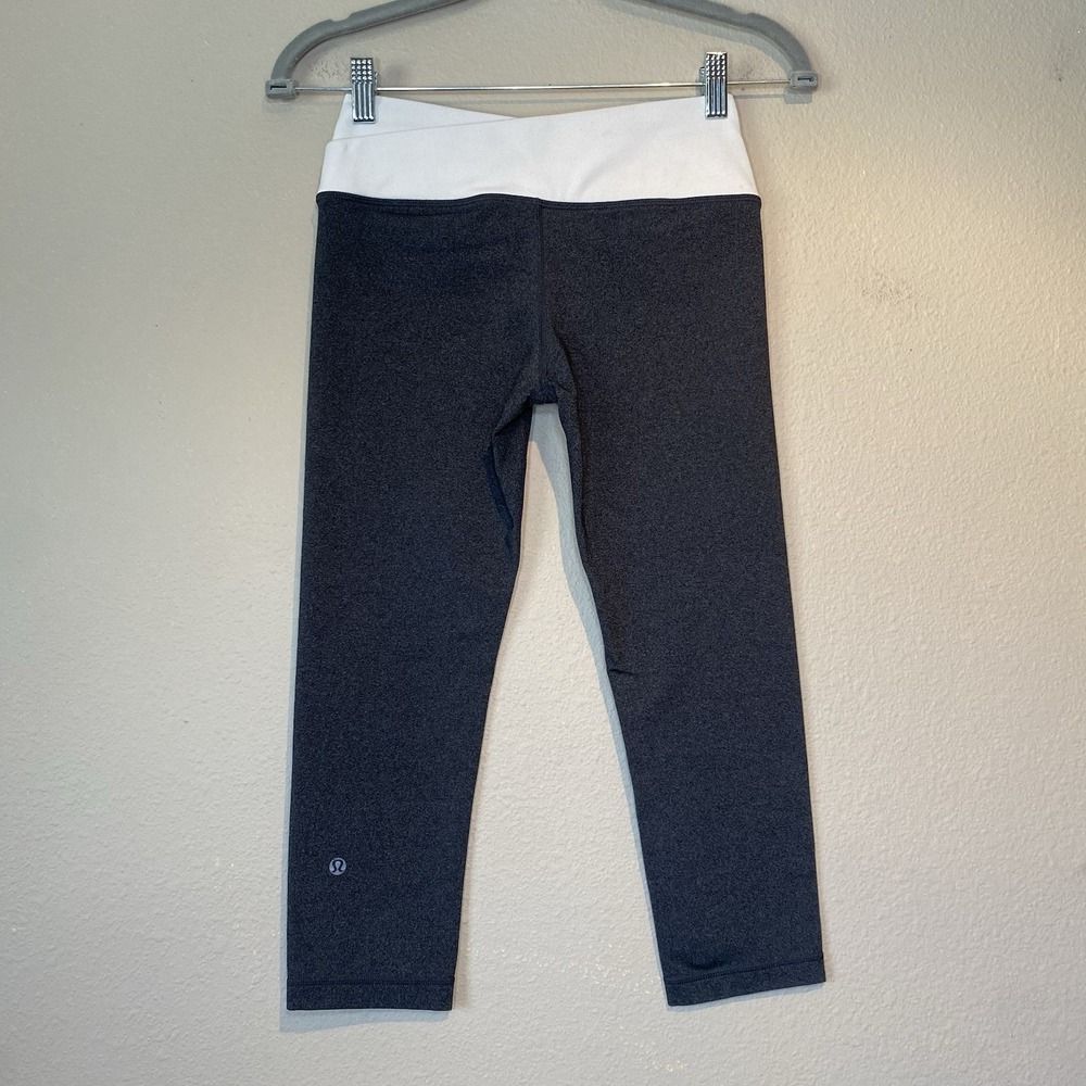 Lululemon 3/4 Leggings Crop Bundle Size 4 Soul Cycle Skull V Waist Black Gray - Picture 15 of 16